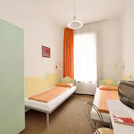 Mp Hostel *