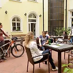 Mp Hostel *
